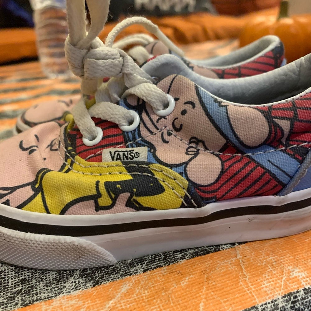 VANS - Picture 2 of 5